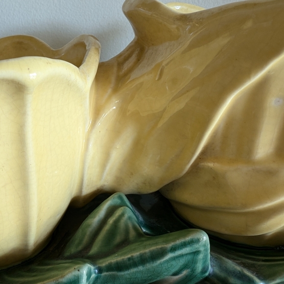 Vintage McCoy Ceramic Double Planter Yellow Tulips and Swallow Midcentury - Picture 8 of 12